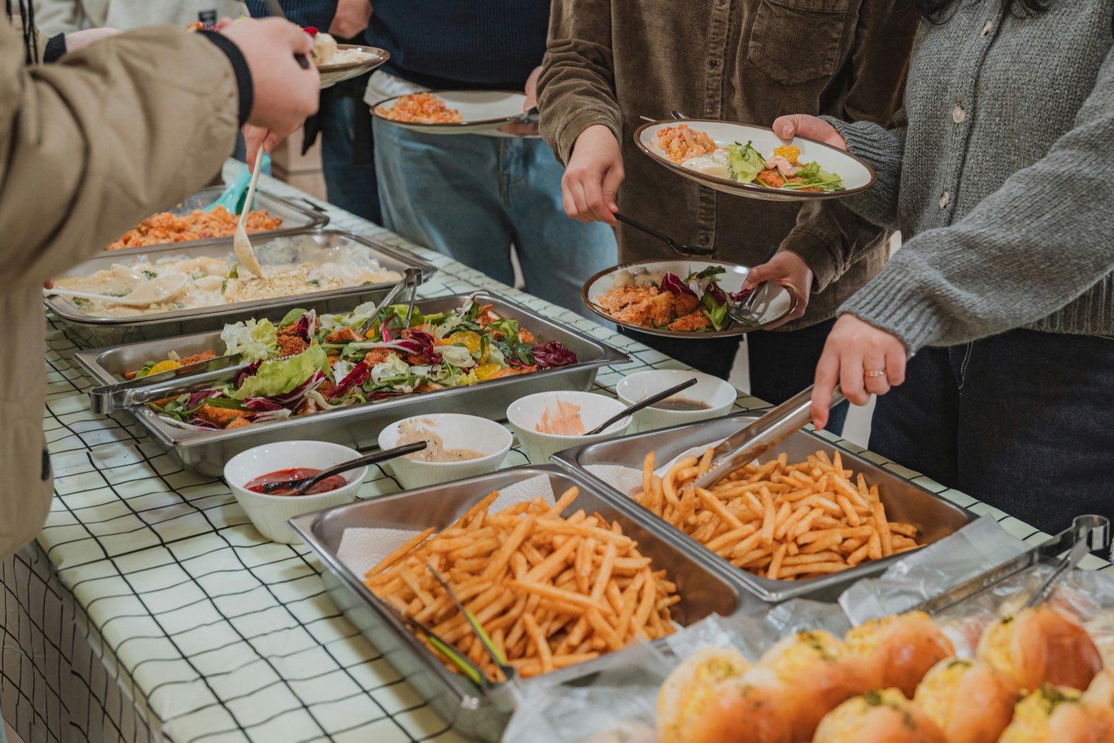 Traiteur pour banquet d'entreprise : organiser un buffet réussi